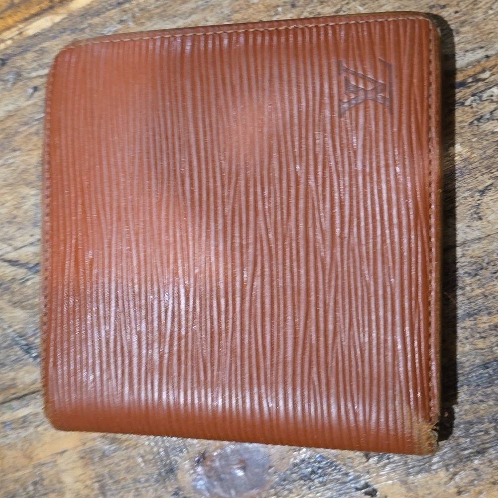 Lv Epic Brown Epic Bi Fold Leather